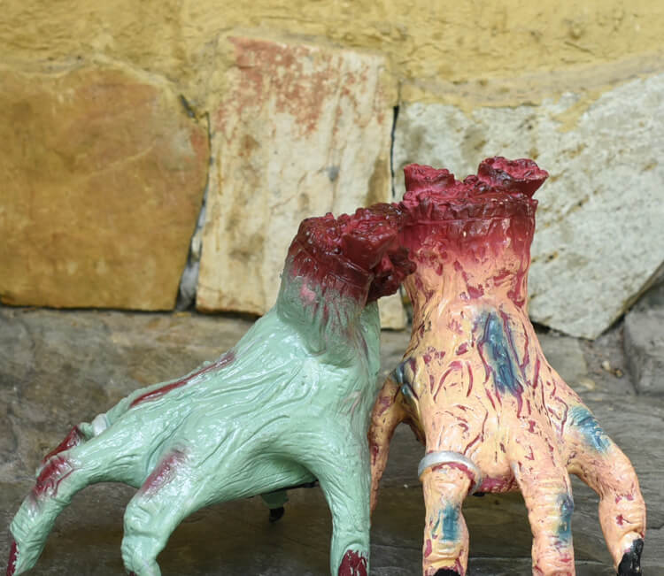Terrible Halloween Decorations Bloody Broken Fake Hands Electrical Crawling Hand Toy